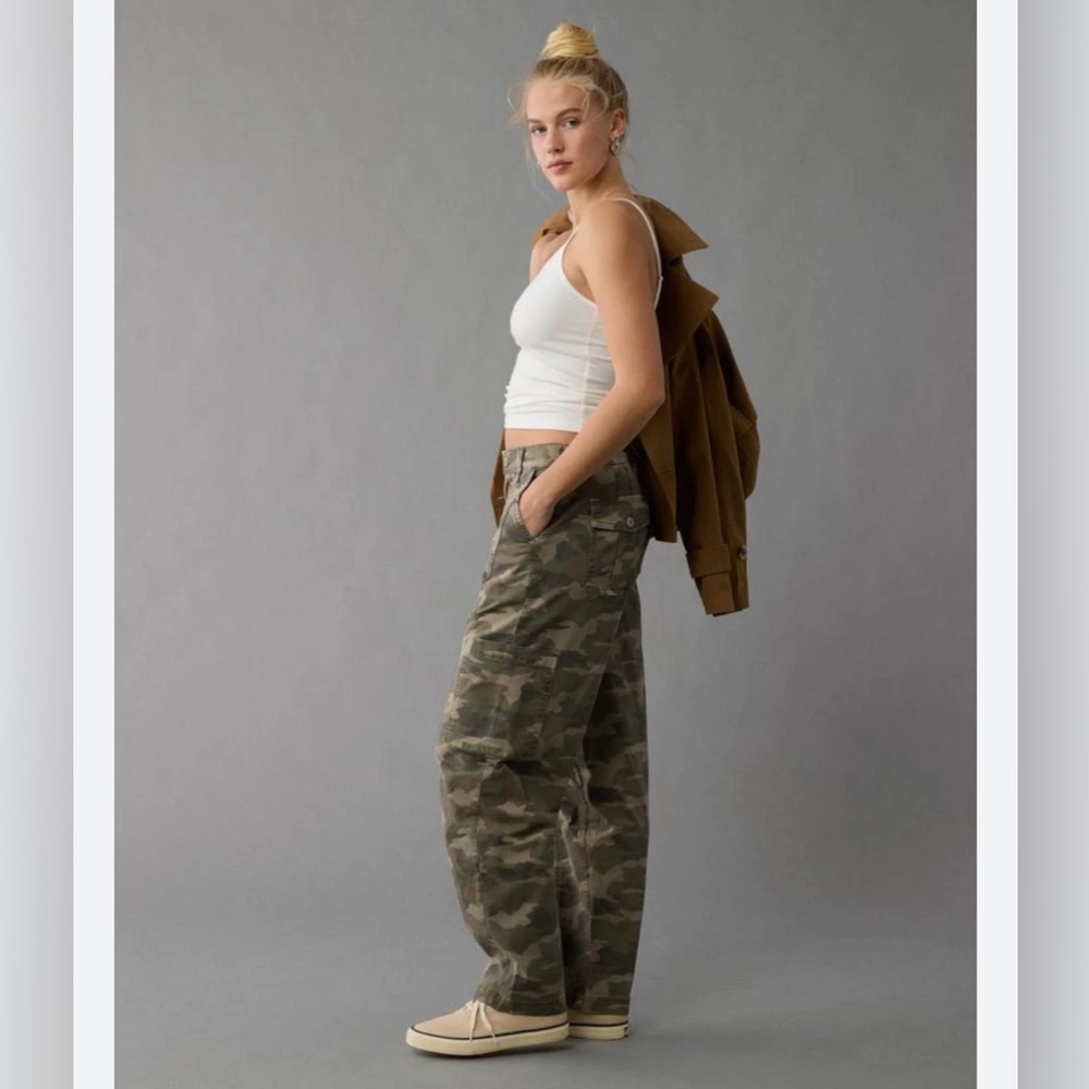American Eagle Outfitters Olive Green Camo Cargo Pants